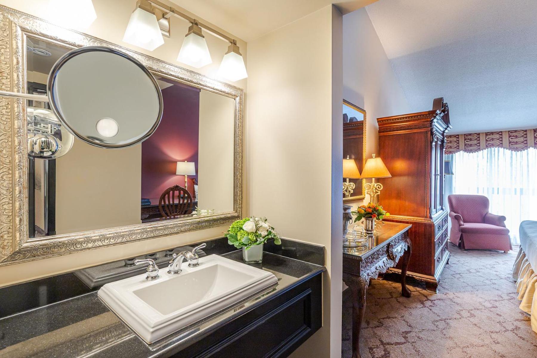 Old Stone Boutique Hotel 4*